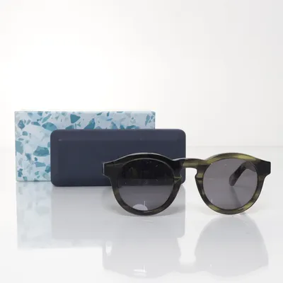 Solglasögon (Svart) från Nividas