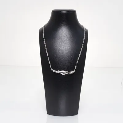 Halsband (Silverfärgad) Okänd metall
