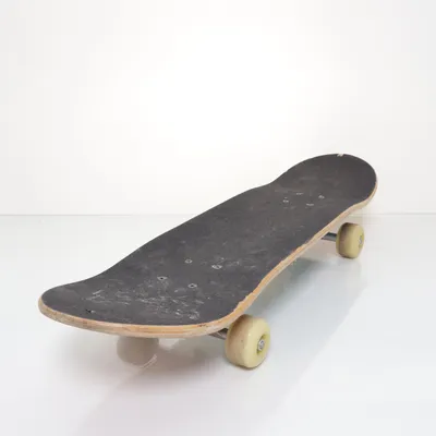Skateboard (Black, Multicolored) from Butiken