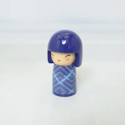 Figurine en porcelaine (Bleu) de With Love Skincity
