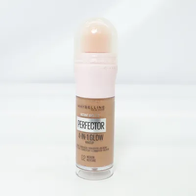 BB-cream (Instant Anti Age Perfector 4-in-1 Glow) från Maybelline