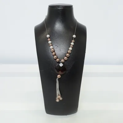 Halsband (Brun, Silverfärgad, Vit) från LDADPR Okänd metall