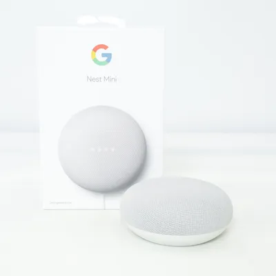 Taleassistent (Nest Mini) fra Google