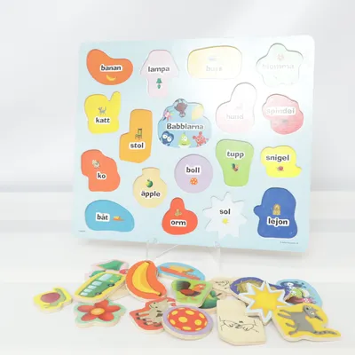 Aktivitetsleksak (Blå, Gul, Röd, Grön, Brun, Orange, Flerfärgad) från Babblarna