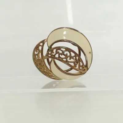 Broche (Geel) Onbekend materiaal