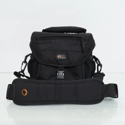 Kameraväska (Svart) från Lowepro