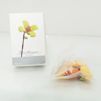 Byggesæt (Flower Arrangement)