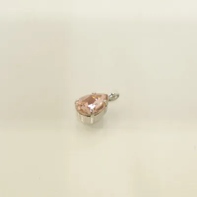 Hänge (Silverfärgad, Rosa) från Caroline Svedbom Okänd metall