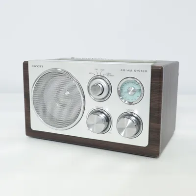 Radio (Rx19) von Scott