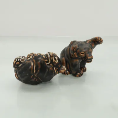 Figurin (Brun, Svart)