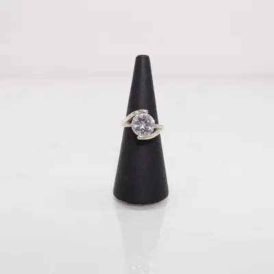 Ring (Silverfärgad) från Victoria Okänd metall