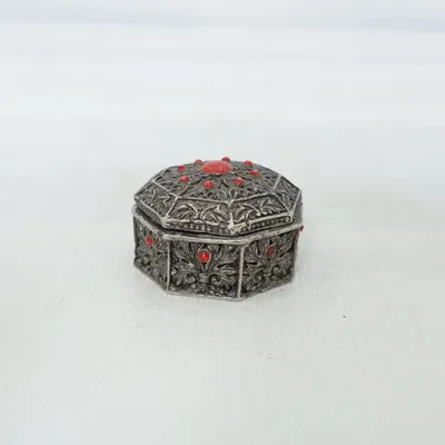 Coffret (Argent, Rouge)