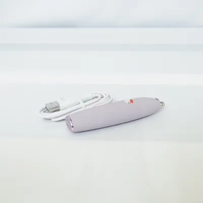 Gua sha ( MicroCurrent Face-Lift Pen | 6 in 1 |) fra Geske