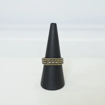Ring (Guldfärgad) Okänd metall