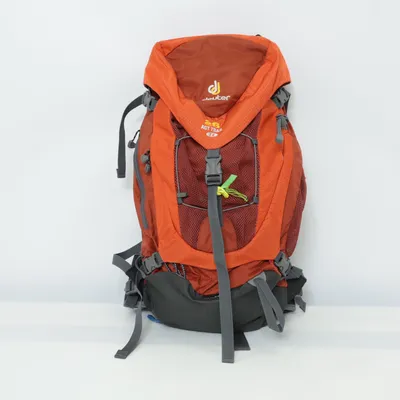 Hiking backpack (Act Trail 28 SL) from Deuter