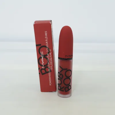 Läppstift (Powder Kiss Liquid Lipcolour) från MAC
