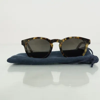 Solglasögon (Brun, Grön, Svart) från Nividas