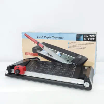 Pappersskärare (2-In-1 Paper Trimmer) från United Office