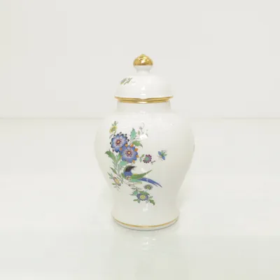 Urn (Japansk äldre lockurna)