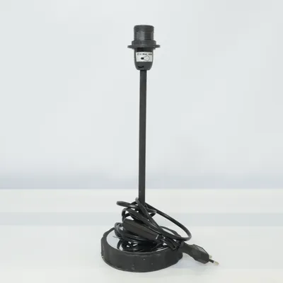 Lampfot (Svart) från Oriva Ab