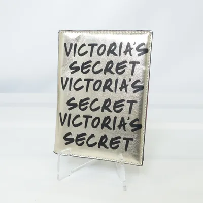 Passfodral (Silverfärgad) från Victoria's Secret