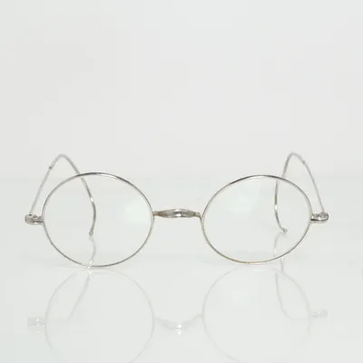 Glasögon (Runda glasögon. Riktig vintage. Från 1960-talet.)