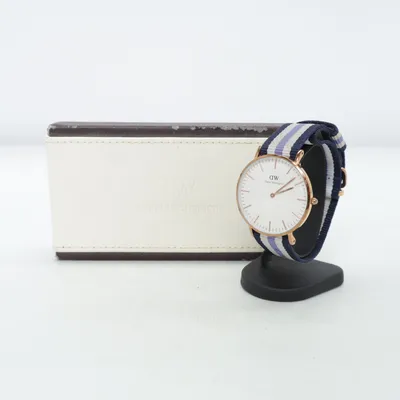 Montre (Bleu, Blanc, Multicolore) de Daniel Wellington