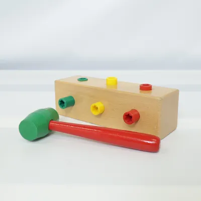 Aktivitetsleksak (Brun, Grön, Röd) från Brio