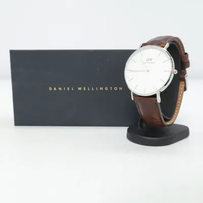 Montre (Marron, Blanc) de Daniel Wellington