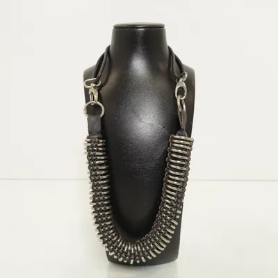 Halsring (Svart, Silverfärgad) Okänd metall