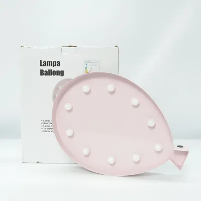 Vägglampa (Rosa) från East Import