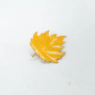 Brooch (Yellow) Unknown metal