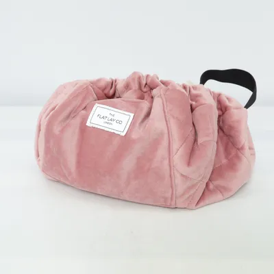 Trousse de toilette (Rose) de The Flat Lay Co