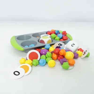 Activity toy (Mini Muffin Match Up) from Learning Resources
