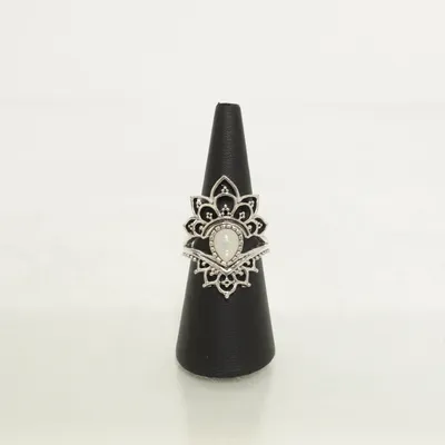 Ring (Silverfärgad) Okänd metall