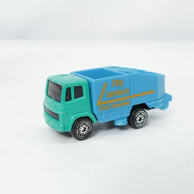 Toy car (Blue, Green) from Maisto