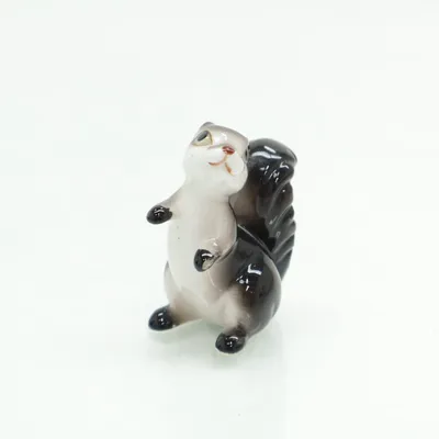 Figurine (Black, White, Gray)