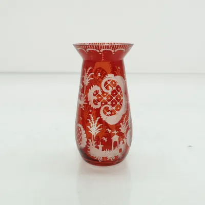 Vase (Red, White)