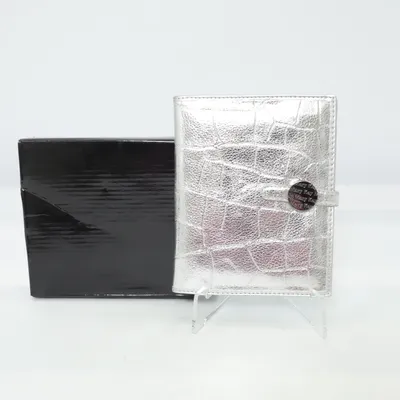 Wallet (Silver) from Mary Kay