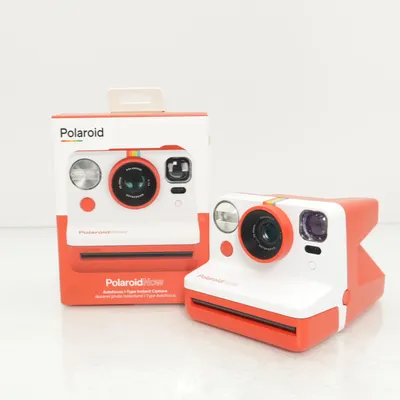 Polaroidkamera (Polaroid Now) från Polaroid