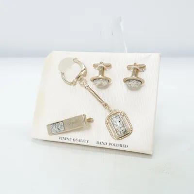 Schmuckset (Gold) Unbekanntes Metall