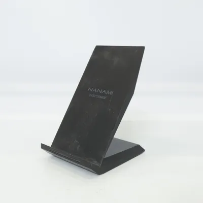 Wireless charger (M220) from Nanami