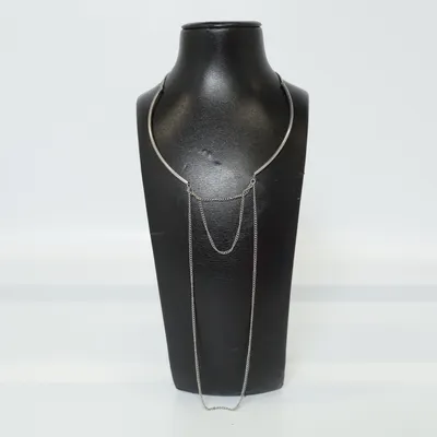 Kroppssmycke (Silverfärgad) Okänd metall