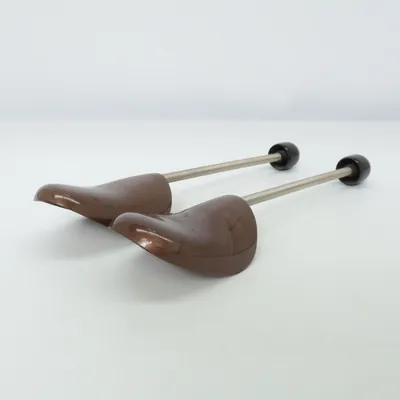 Shoe tree (Brown) from Delta