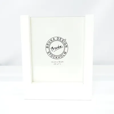 Ram (Vit) från Bruka Design