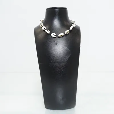 Halsband (Vit, Svart) Snäckor