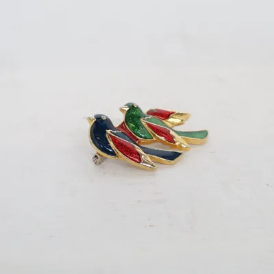 Brosch (Flerfärgad) Okänd metall