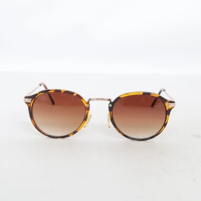 Sunglasses (Brown) from Jeepers Peepers