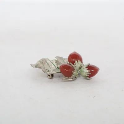Broche (Rød, Sølv) Ukendt metal