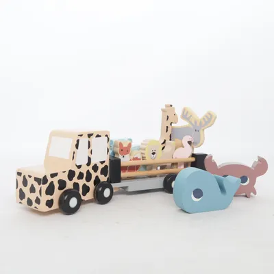 Toy train (Multicolored) from JaBaDaBaDo